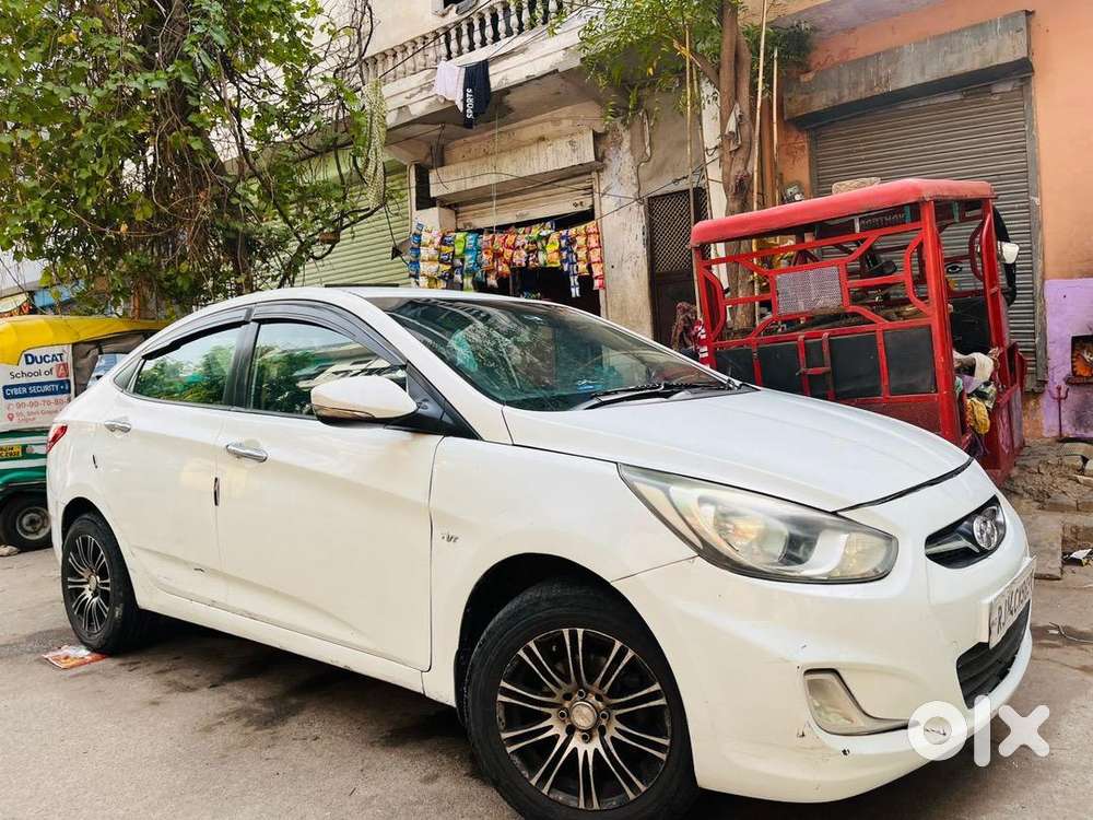 Hyundai Fluidic Verna Petrol+cng 2011