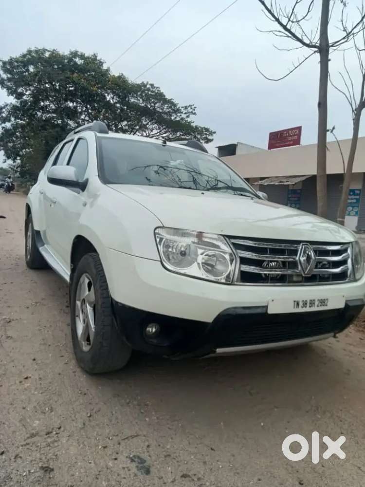 Renault Duster &ndash; White | Well Maintained | Ready To Drive!