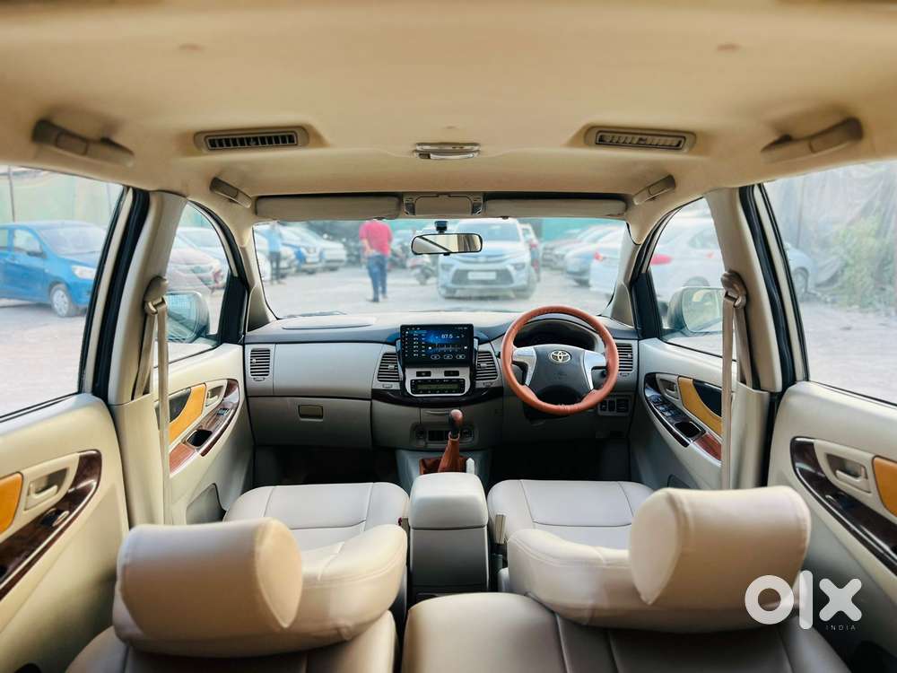 Toyota Innova 2.5 V 8 Str, 2012, Diesel