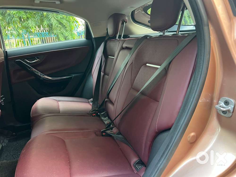 Tata Curvv Accomplished Plus A 1.2 Hyperion Gdi Petrol 6mt, 2025, Pe..