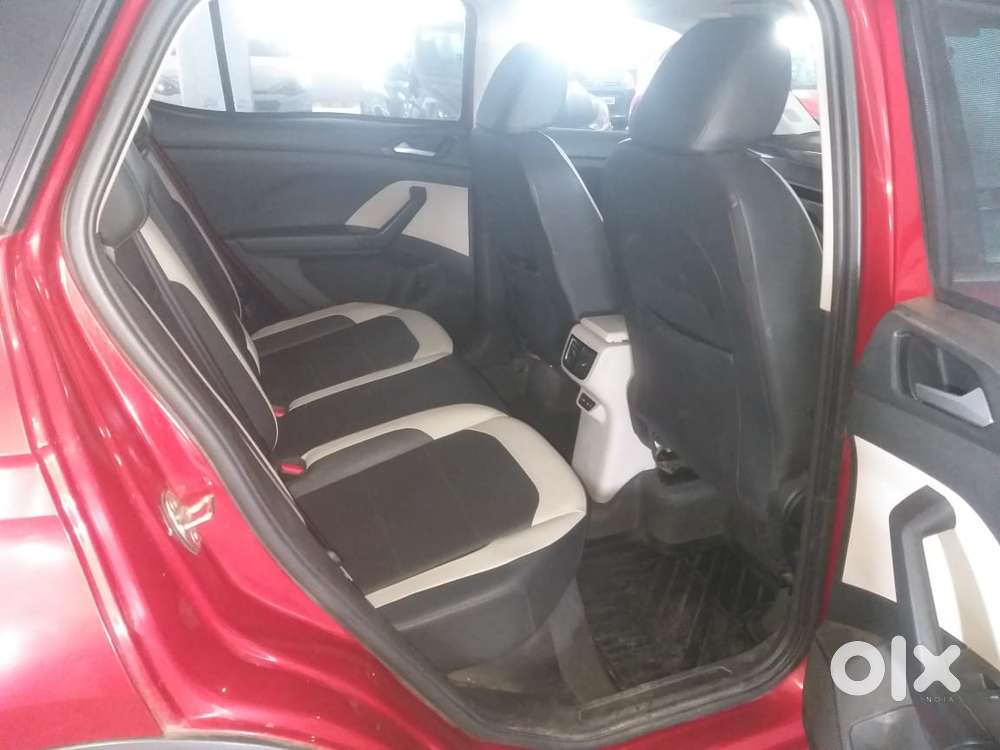 Volkswagen Taigun 1.0 Tsi Topline At, 2023, Petrol