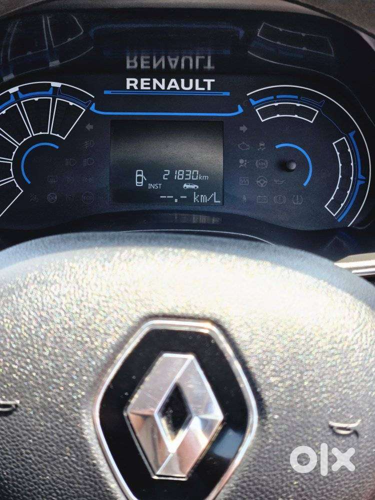 Renault Triber Rxz, 2022, Petrol