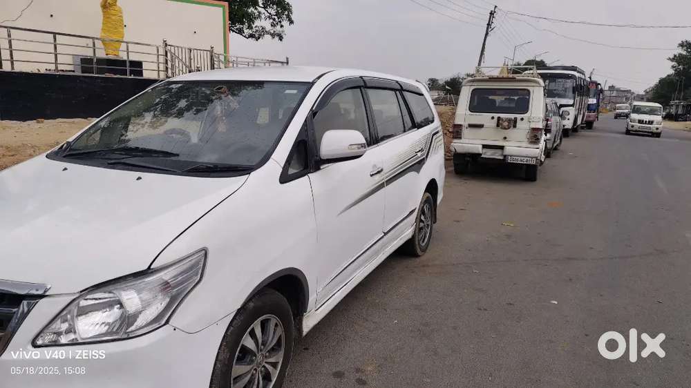Toyota Innova 2015 Diesel 165000 Km Driven