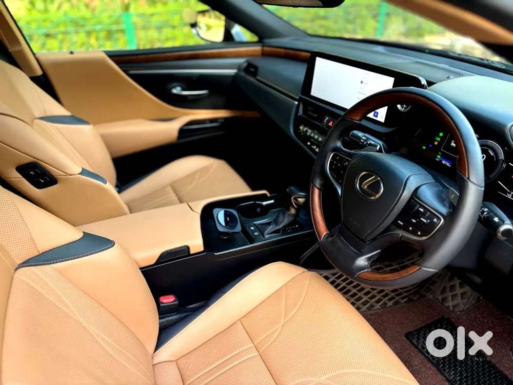 Lexus Es, 2025, Petrol