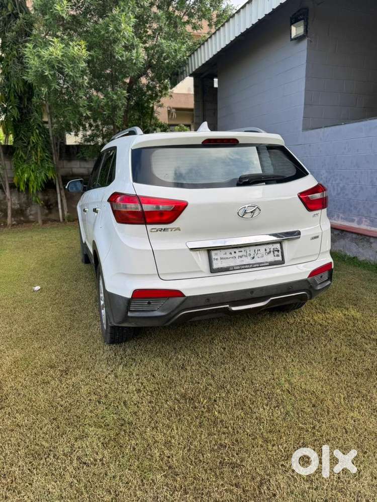 Hyundai Creta 2017 Diesel 90000 Km Driven Well Maintained.