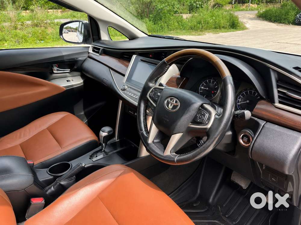 Toyota Innova Crysta 2.7 Zx At, 2016, Petrol