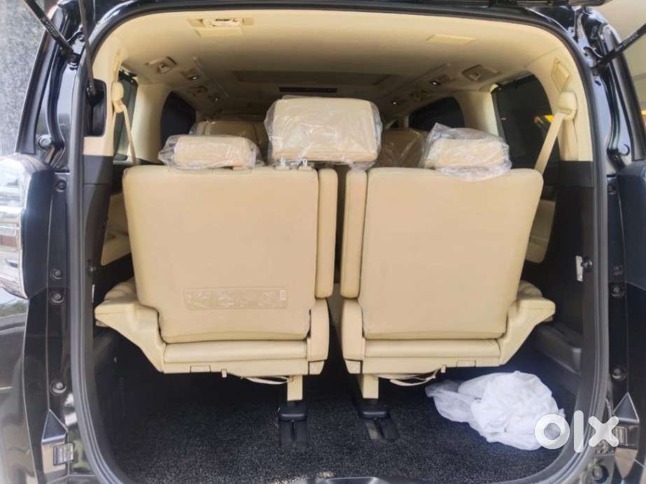 Toyota Vellfire 2.5 Executive Lounge, 2020, Petrol