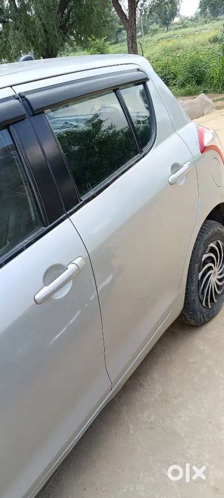 Maruti Suzuki Swift Vxi 2015