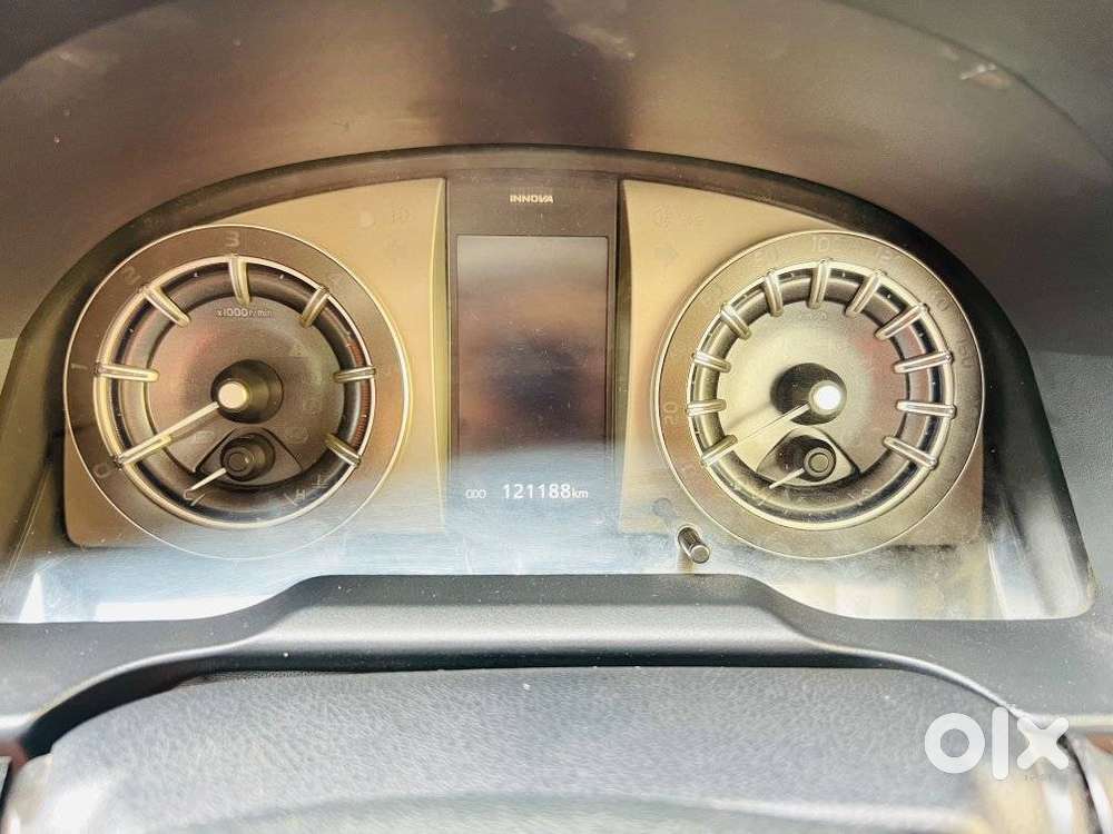 Toyota Innova Crysta 2.8 Zx At 7 Seater, 2017, Diesel