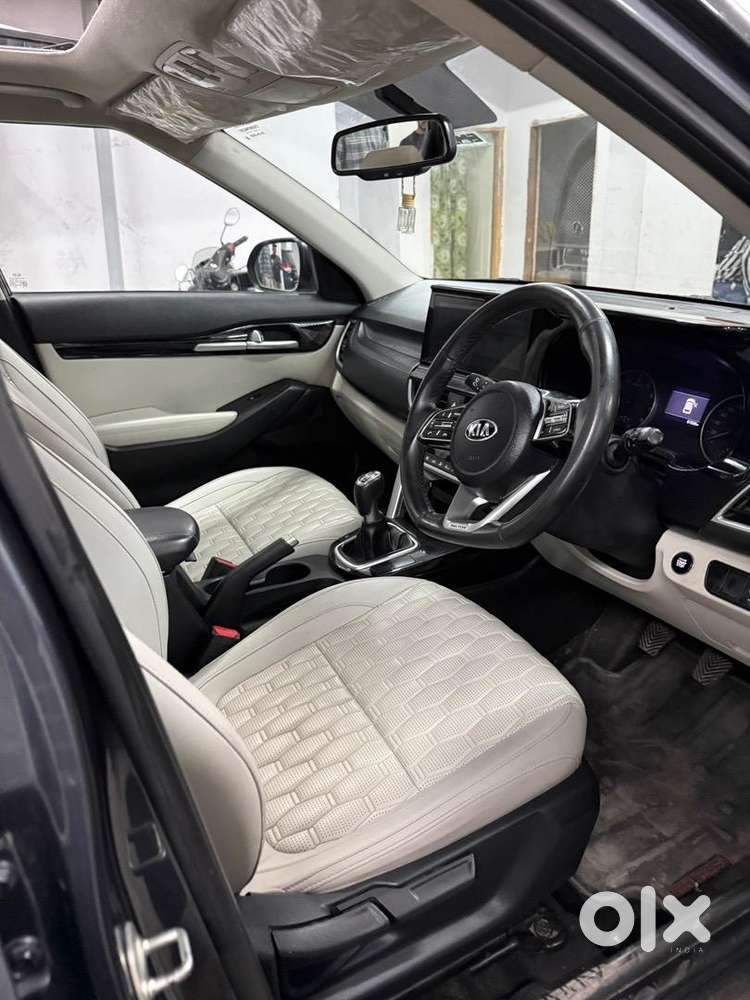 Kia Seltos 2020 Sunroof Variant Petrol Well Maintained