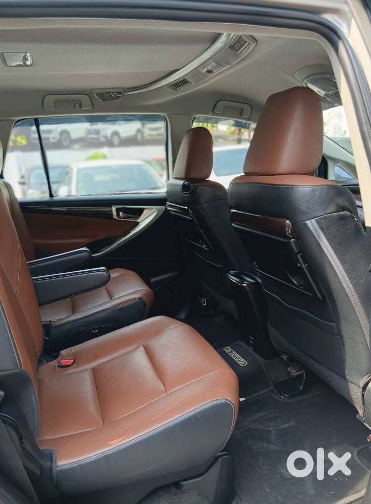 Toyota Innova Crysta 2.8z Automatic, 2016, Diesel