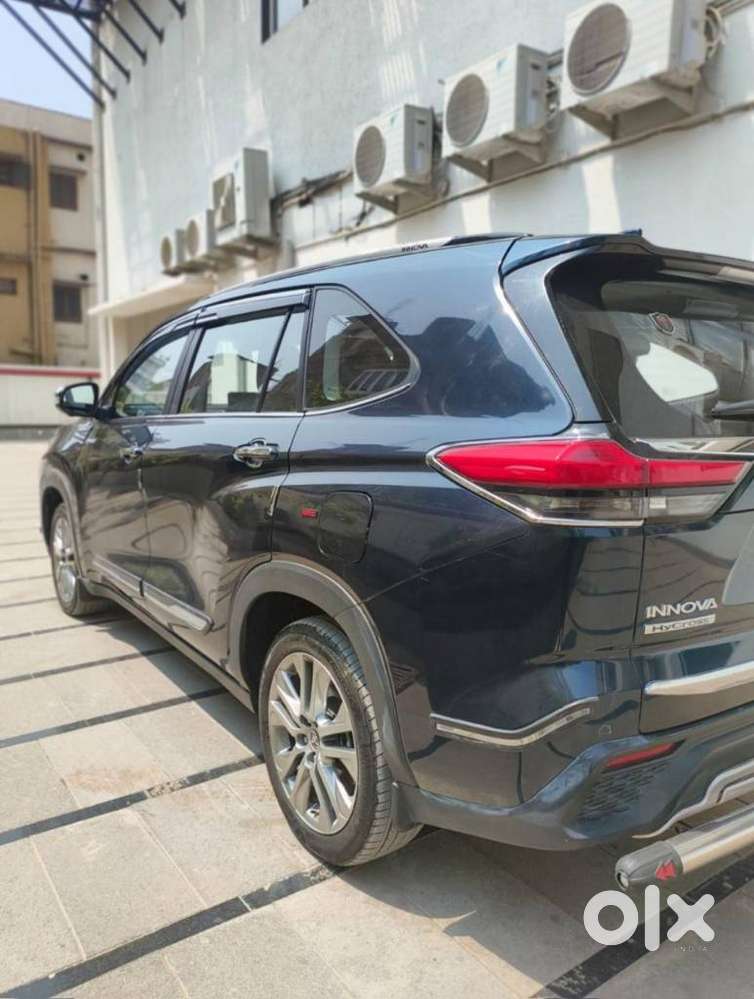 Toyota Innova Hycross 2.0 Zx Hybrid 7 Str, 2023, Petrol