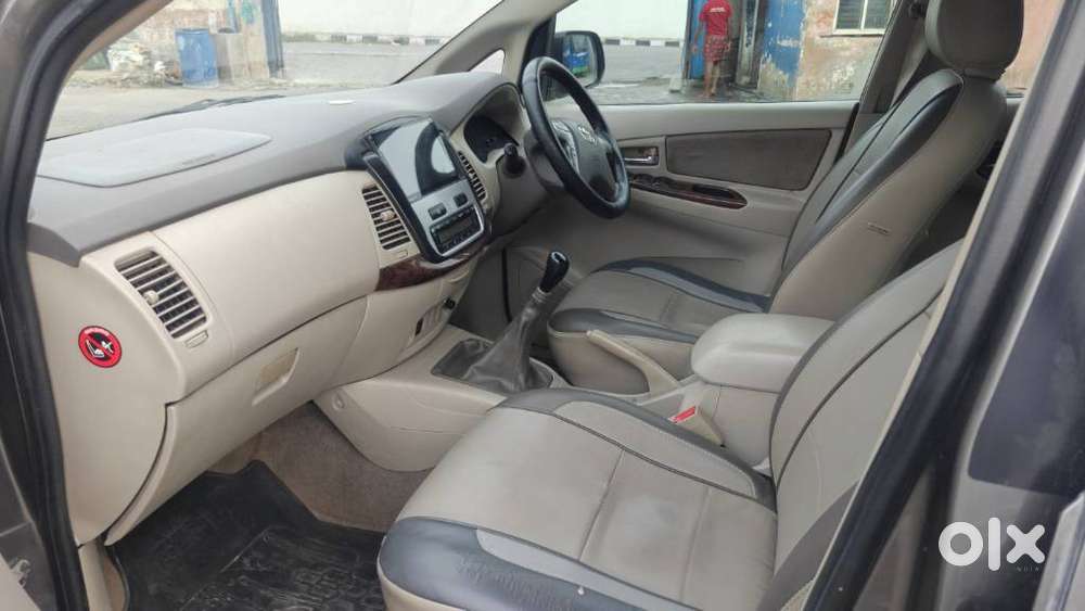 Toyota Innova 2.5 Vx 8 Str Bs-iii, 2014, Diesel