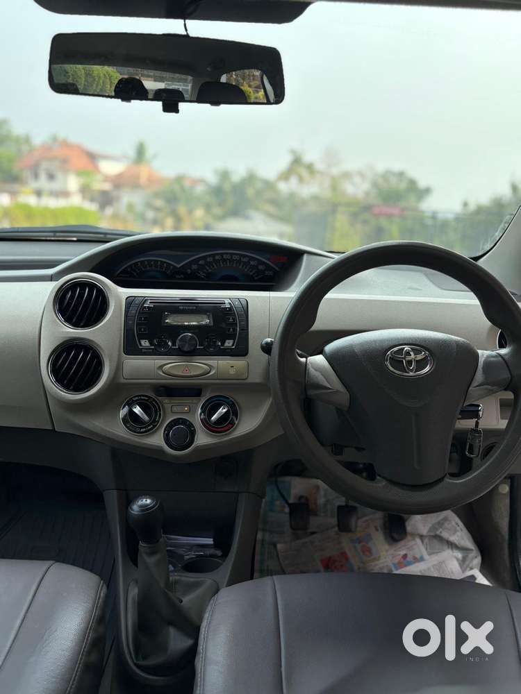 Toyota Etios V, 2013, Petrol