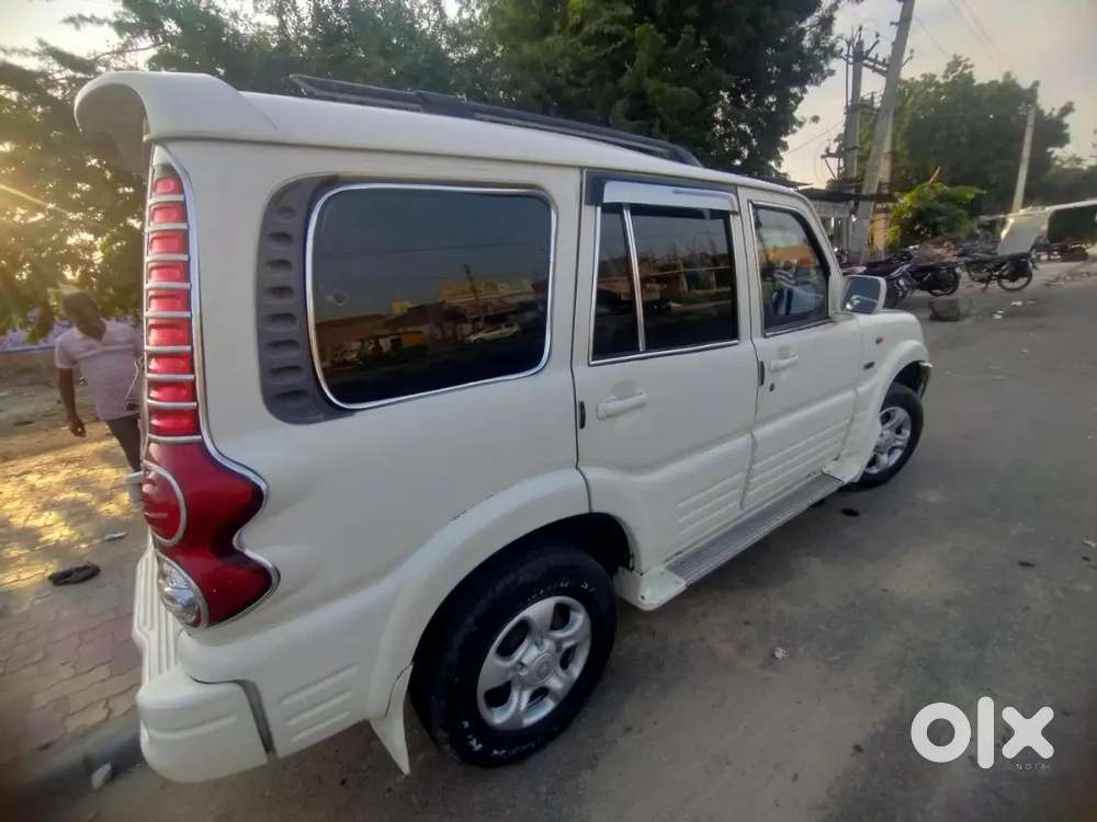 Mahindra Scorpio 2013