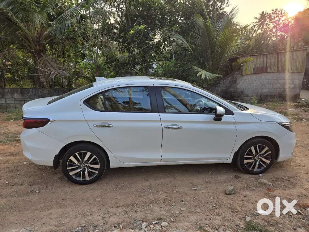 Honda City Gen-5 Zx Petrol (top Model)single Ownerinsurance Dec 2026