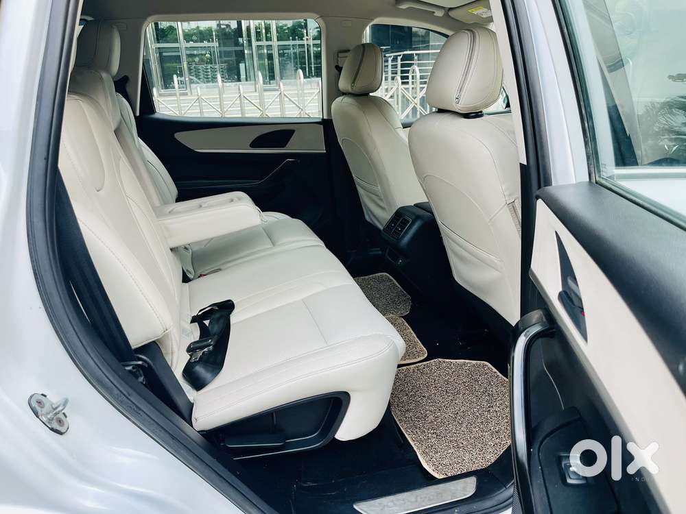 Mahindra Xuv700 2.2 Ax 5 Diesel At 7 Str, 2023, Diesel