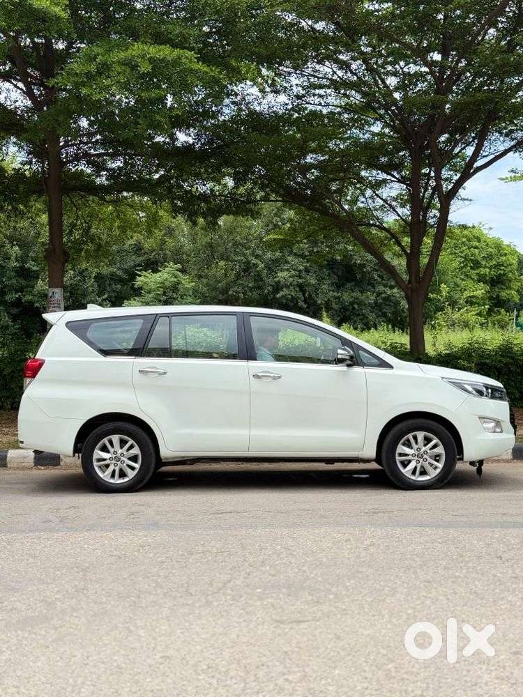 Toyota Innova Crysta 2.8 Z, 2016, Diesel
