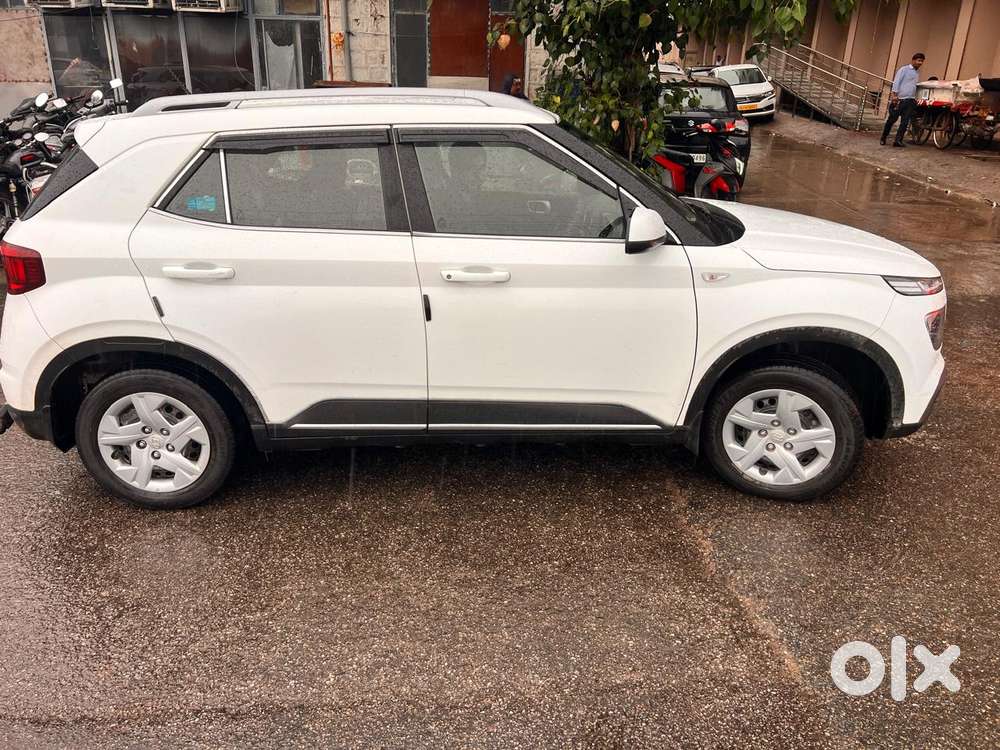 Hyundai Venue S, 2022, Petrol