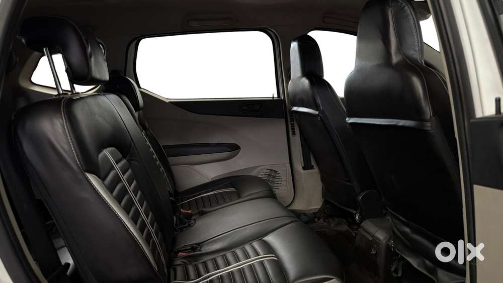 Renault Triber Rxt, 2023, Petrol