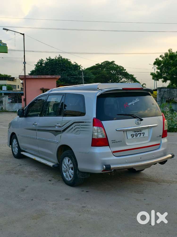 Toyota Innova 2010 Diesel 8seat