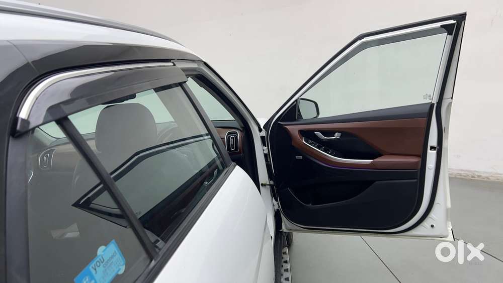 Hyundai Alcazar 2.0 Signature (o) Petrol At 6 Str, 2022, Petrol
