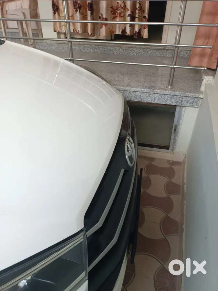 Toyota Innova Crysta 2017 Diesel 115000 Km Driven