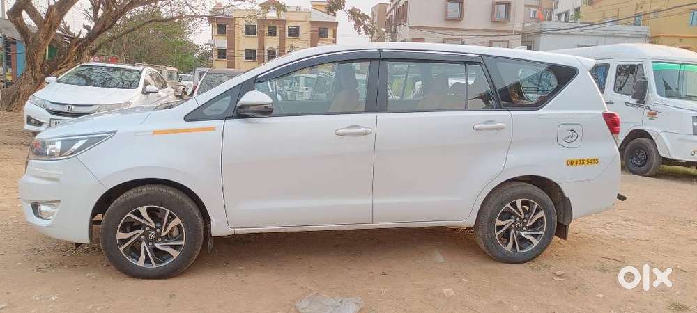 Toyota Innova Crysta 2.4 G Plus Mt 8s, 2025, Diesel