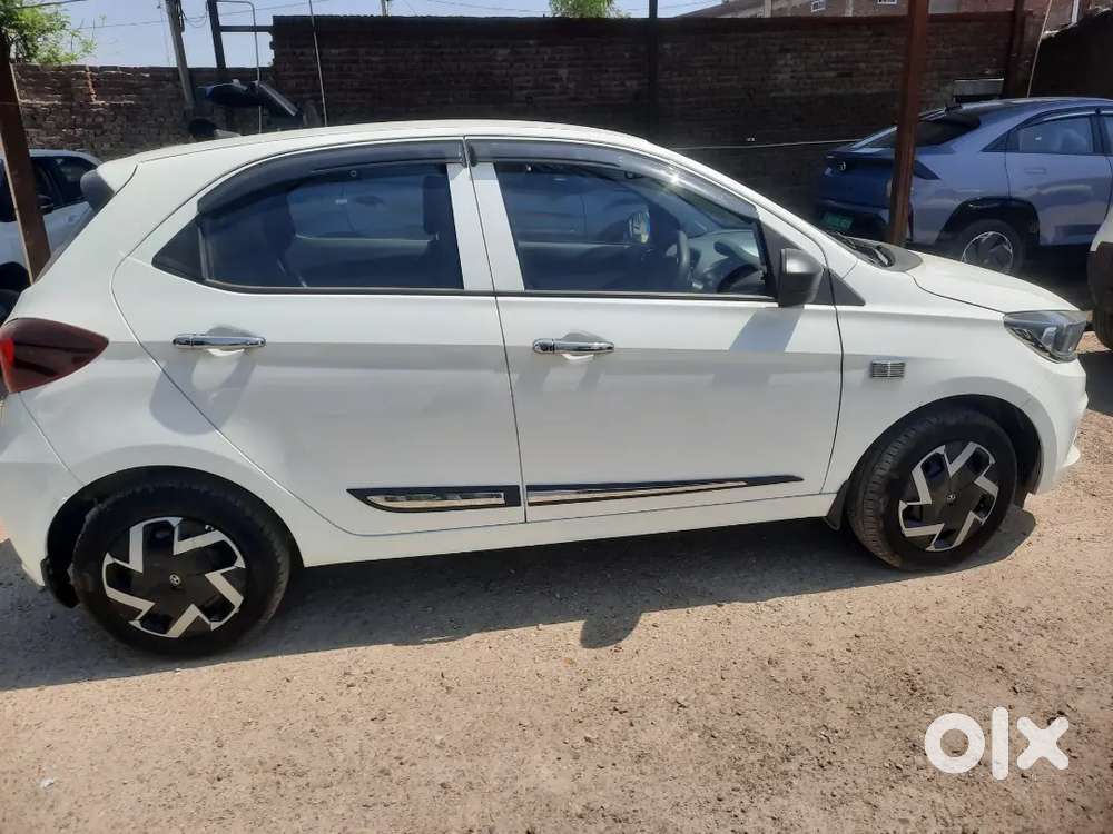 Tata Tiago 2025 Petrol 8000 Km Driven .. Brand New Car ..