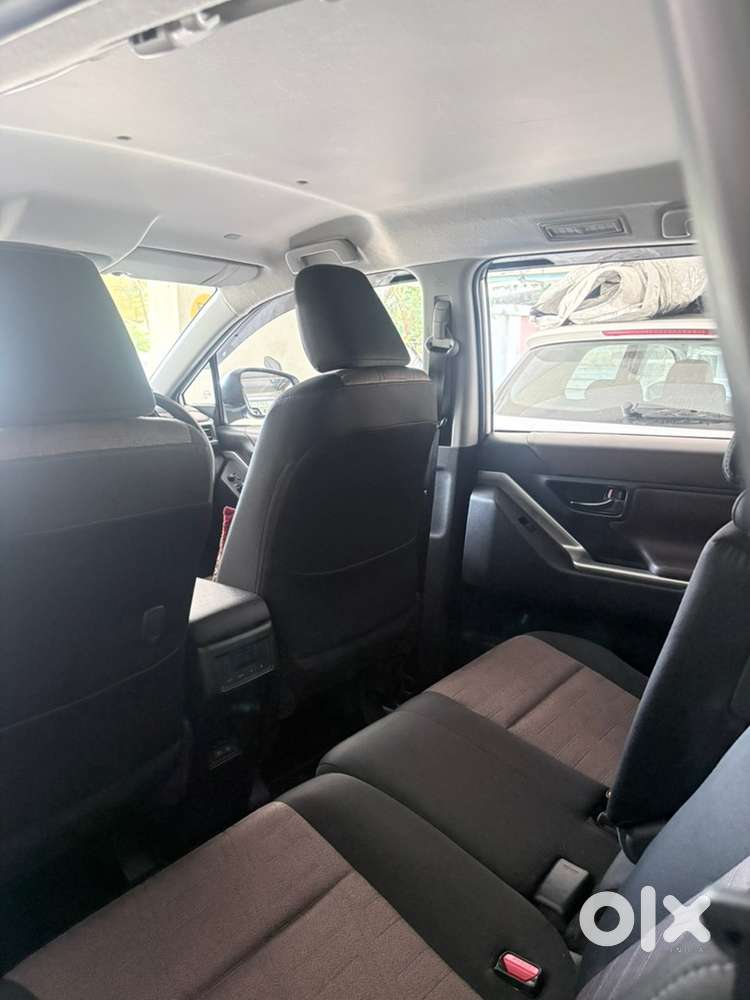 Toyota Innova Hycross 2025 Petrol