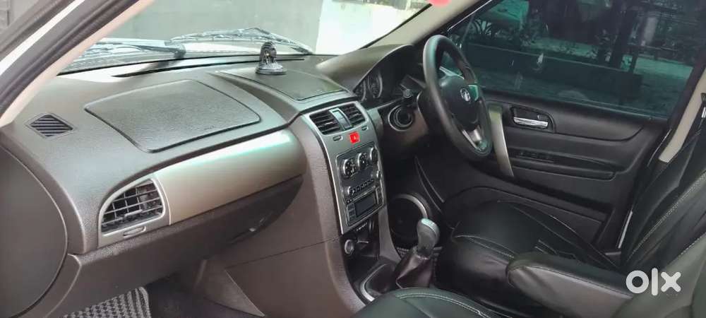 Tata Safari Storme 2017