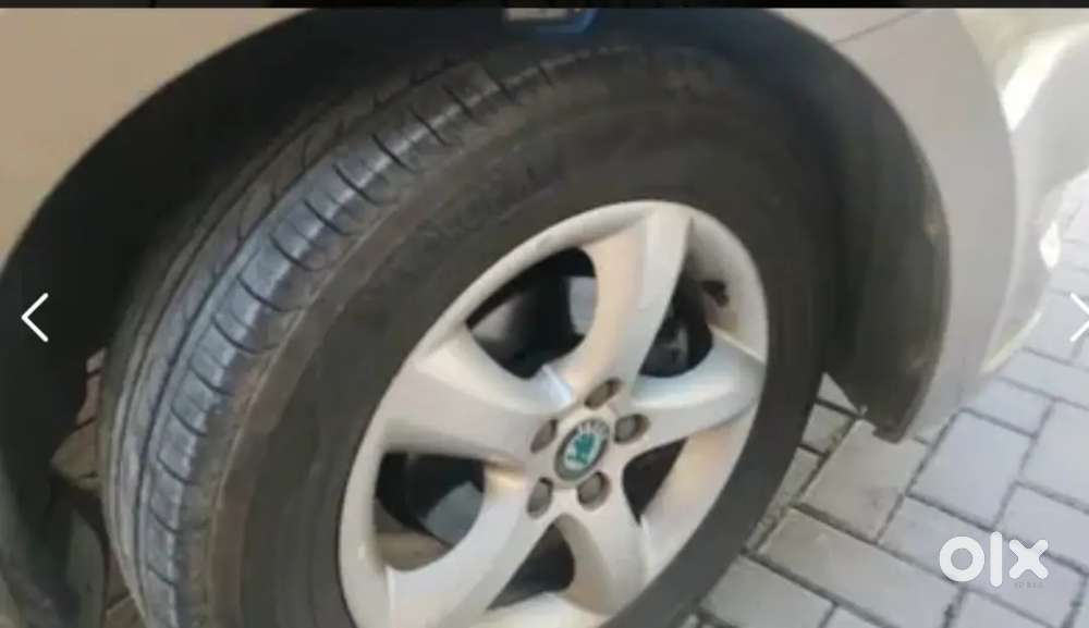 Skoda Rapid Elegance 2013 Petrol