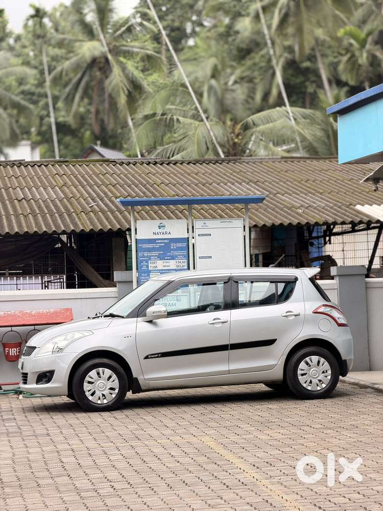 Maruti Suzuki Swift Vxi Ags, 2013, Petrol