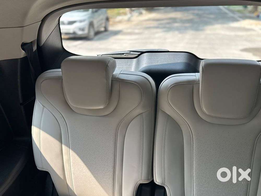 Mahindra Xuv700 2.0 Ax 7 Petrol At Str, 2024, Petrol
