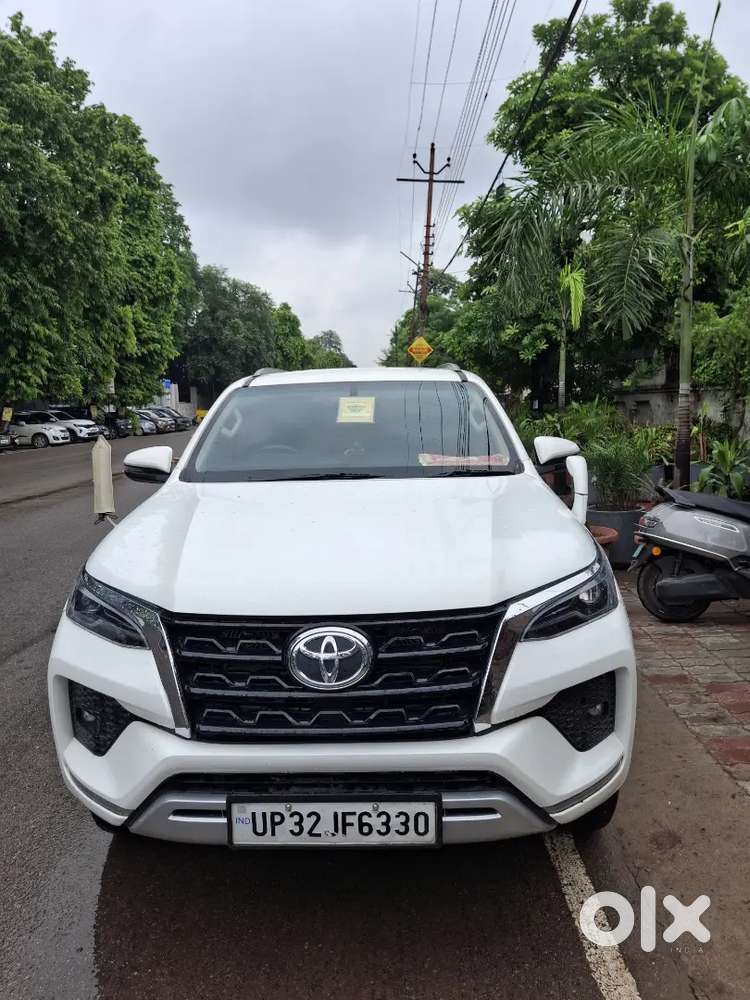 Toyota Fortuner Diesel 2017 With Service Record