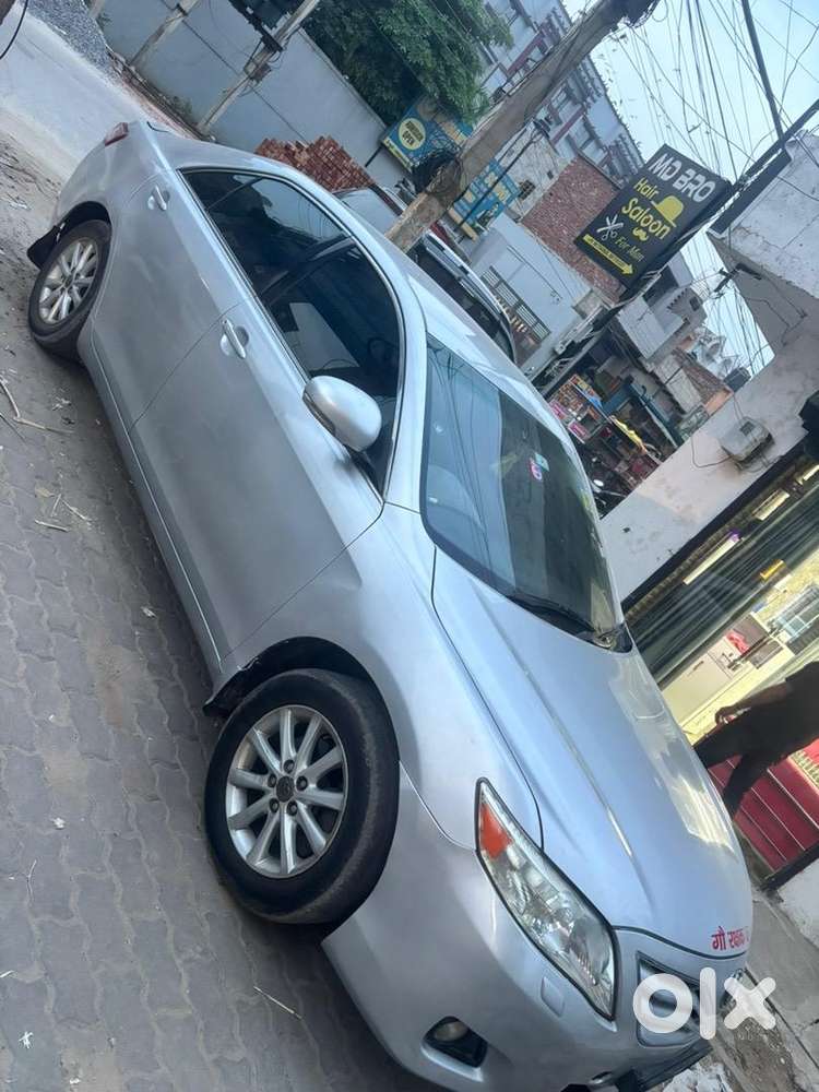 Toyota Camry 2012 Cng & Hybrids 76000 Km Driven