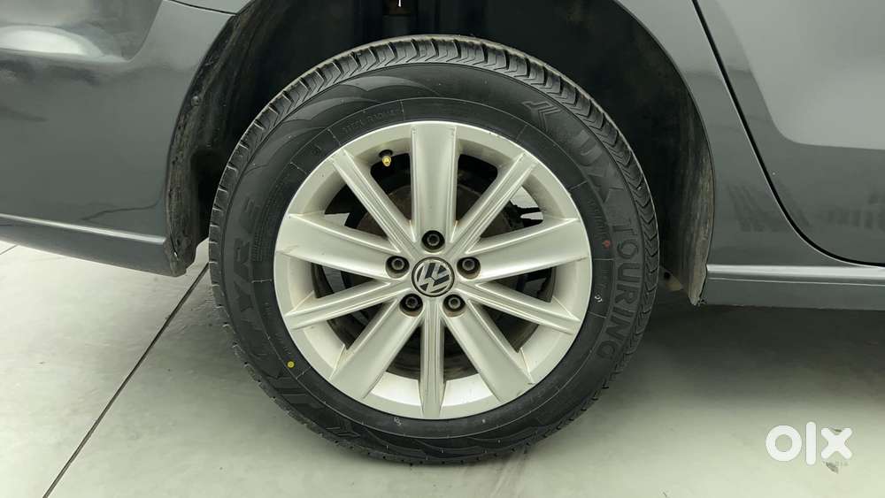 Volkswagen Vento 1.6 Highline, 2016, Petrol