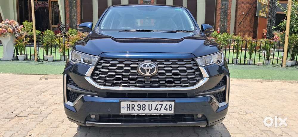 Toyota Innova Hycross 2.0 Zx Hybrid 7 Str, 2025, Petrol