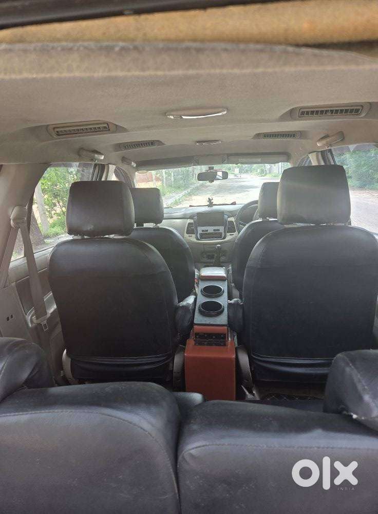 Toyota Innova 2.5 V Diesel 7-seater, 2010, Diesel