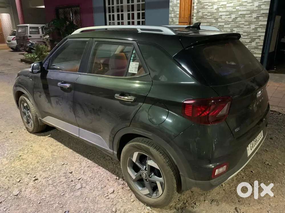 Hyundai Venue 2019 Petrol Well Maintained, Slightly Negotiable