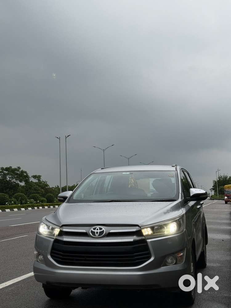 Toyota Innova Crysta 2016