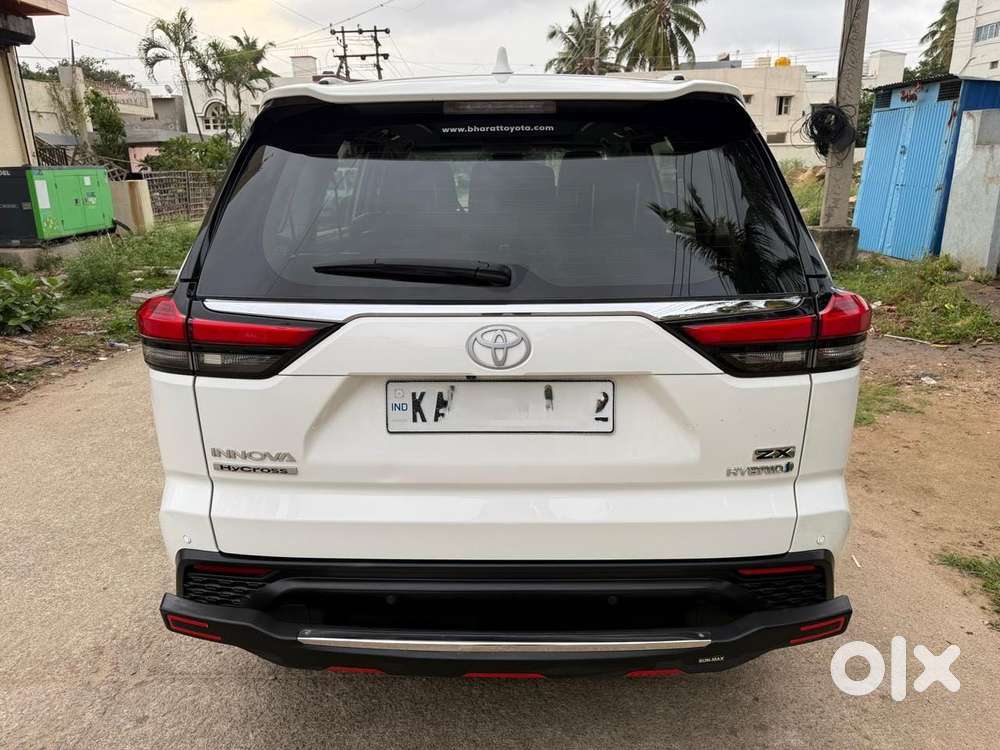 Toyota Innova Hycross 2.0 Zx Hybrid 7 Str, 2024, Petrol