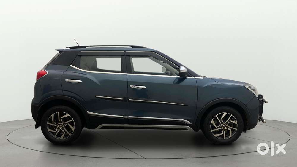 Mahindra Xuv300 1.2 W8 (o) Amt Petrol, 2022, Petrol