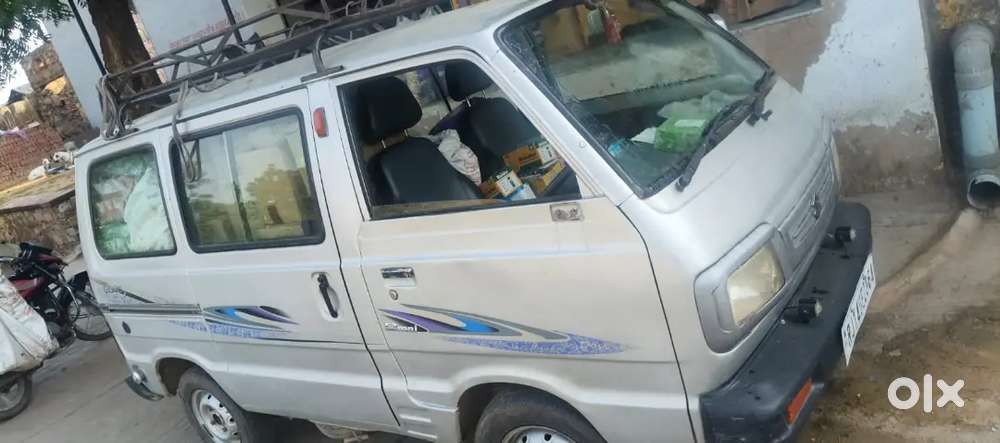 हां जी बेच रहे हैं गाड़ी है एकदम ओके