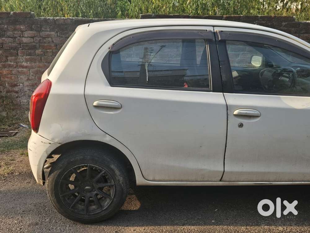 Toyota Etios Liva 2011