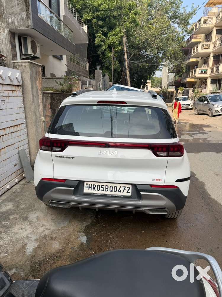 Kia Sonet Petrol 2051