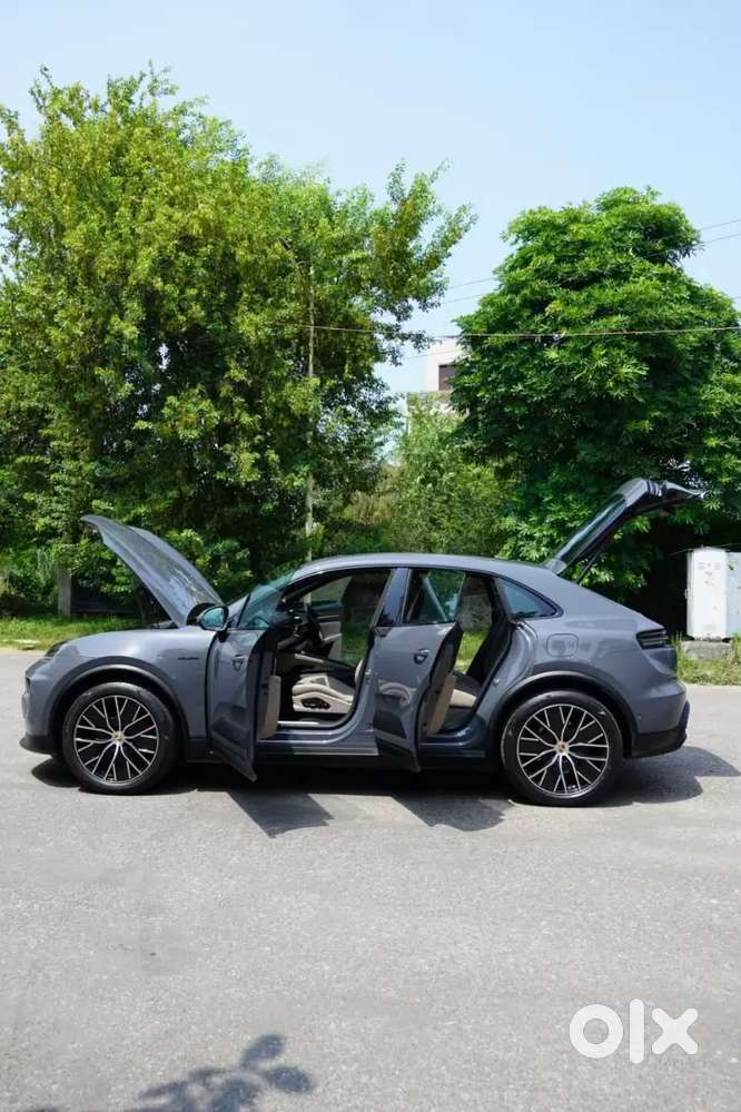 Porsche Macan Ev 4s  2025