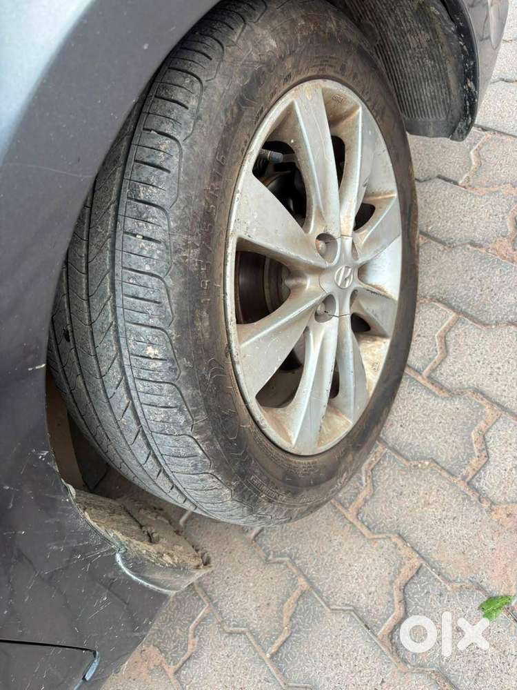 Hyundai Fluidic Verna 2012