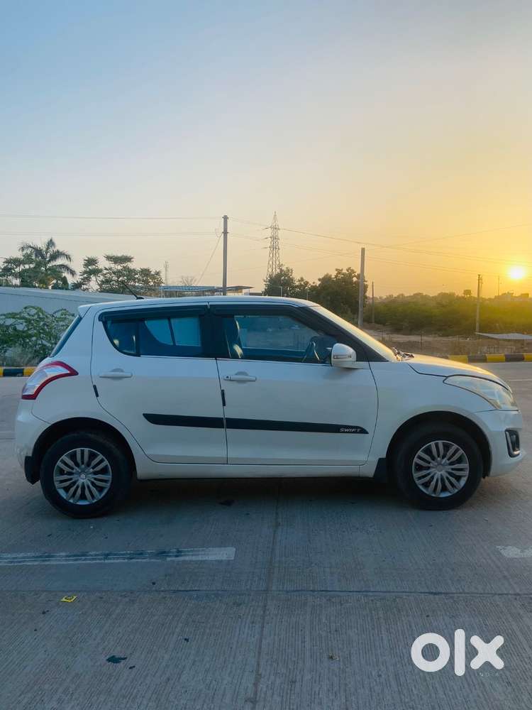 Maruti Suzuki Swift 2017 Diesel 74000 Km Driven
