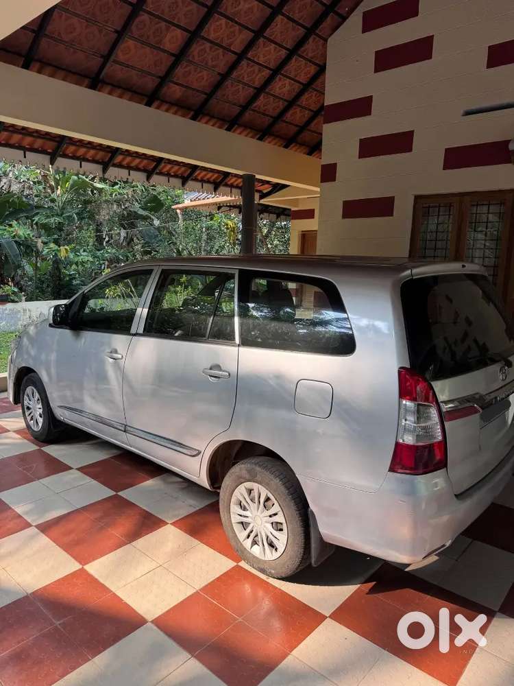 Toyota Innova 2.5g (2011)